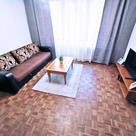 Cozy Apartment Sala Palatului Bucharest Luaran gambar